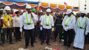Bupati Mimika Letakkan Batu Pertama Jembatan Gantung Mioko, Buka Akses dan Peluang Ekonomi Warga