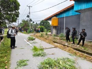 Polisi Temukan Pisau dan Bir Kaleng di TKP Pembunuhan SP2 Jalur 2 Timika