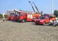Debu dan Asap Ganggu Warga Timika, Bupati Perintahkan BPBD Siram Ruas Jalan
