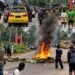 Keluarga Korban Penikaman Blokade Jalan Poros Mapurujaya, Akses Menuju Pelabuhan Pomako Lumpuh