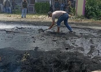 Dua Orang Diamankan Polisi, Keluarga Korban Buka Blokade Jalan  Timika- Pomako