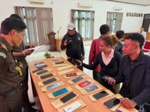 Kejari Mimika Jual 83 Barang Bukti Inkracht, Termasuk Motor dan Ponsel