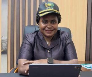 Kabut Asap Serbu Timika, Ester Tsenawatme Minta Dinkes Bagikan Masker kepada Mama-Mama Pedagang