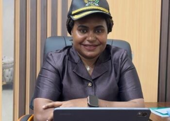 Kabut Asap Serbu Timika, Ester Tsenawatme Minta Dinkes Bagikan Masker kepada Mama-Mama Pedagang