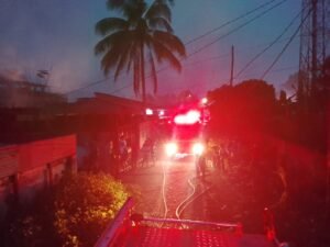 Empat Unit Kos di Jalan Petrosea Timika Terbakar, BPBD Kerahkan 4 Armada Damkar