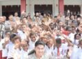 Satgas Damai Cartenz Bagikan Perlengkapan Sekolah di Timika untuk Masa Depan Papua