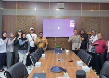 Tokoh Pemuda Amungsa Ajak Warga Pedalaman Mimika Jaga Keamanan Penerbangan Perintis