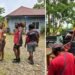 Ancelina Beanal Serahkan Bantuan Babi untuk Pra-Peresmian Gedung Gereja Kana Petrosea