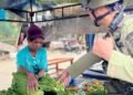 Patroli Humanis Damai Cartenz Sapa Pedagang di Pasar Oksibil