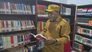 Miliki 6.000 Judul Buku, Kadis Perpustakaan Mimika Ajak Masyarakat Gemar Membaca