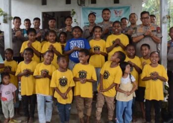 Satgas Damai Cartenz Berbagi Kasih di Panti Asuhan Cinta Kasih Hulda Mimika