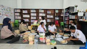 Permudah Pencarian Buku, Perpustakaan Terapkan Label Baru Berbasis Barcode