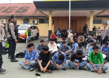 Kedapatan Bolos dan Main Judi Domino, Puluhan Pelajar di Timika Diamankan Polisi