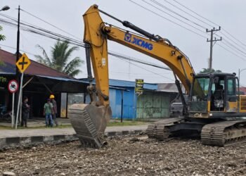 PUPR Mimika Rekonstruksi Jalan Hasanuddin, Fokus Titik Bergelombang yang Membahayakan
