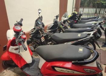 Kejaksaan Negeri Mimika Lelang 41 Barang Rampasan Negara, 9 Motor dan 32 Ponsel