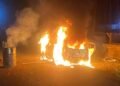 Mobil Aparat Dibakar Massa di Kwamki Lama, Kapolres dan Danyon Brimob Turun ke Lokasi