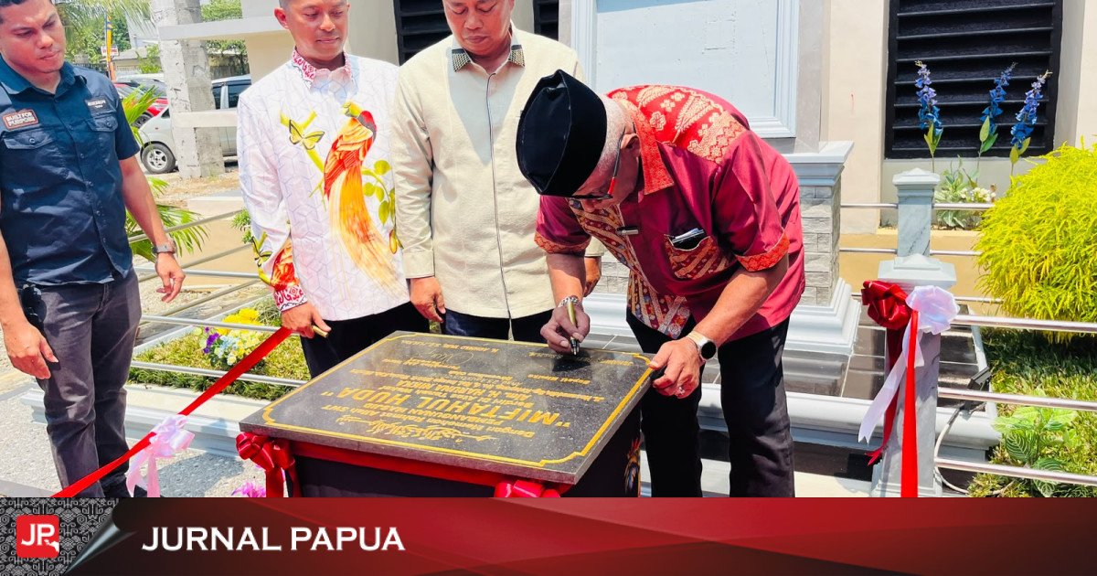 Peresmian Masjid Miftahul Huda Mimika, Bupati Johannes Rettob Ajak Umat Perkuat Pembinaan Karakter